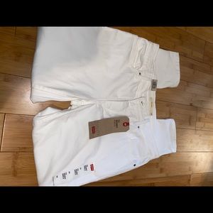 Size 30 Levi ankle jeans